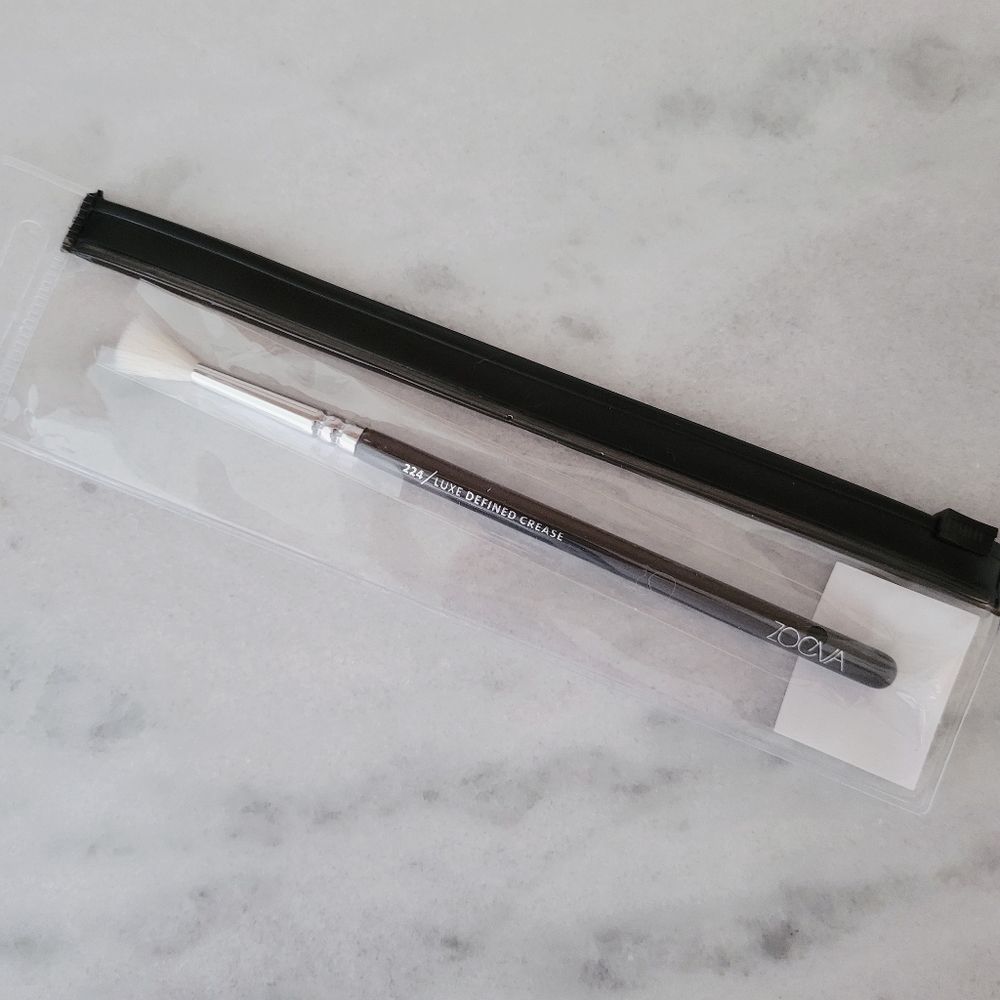 ZOEVA 224 Luxe Defined Crease Brush ✨️ BNIB NEW